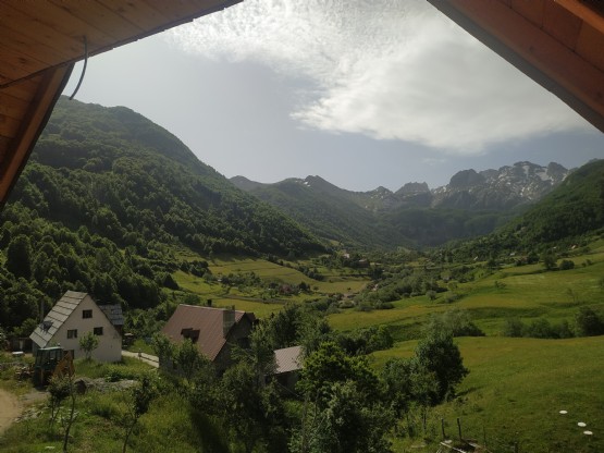 Rezervo Hotel Alpini Lepushe, Hotel me Mengjes, Bujtina Hotel Alpini Lepushe, Bjeshket E Kelmendit Shkoder, Nga Agro Turizmi Albania