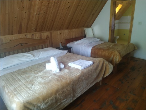 Akomodim te Dhoma e Ciftit, Dhoma dopjo per Cifte, Hotel Alpini Lepushe, Bjeshket e Kelmendit Shkoder, Agro Turizmi Albania